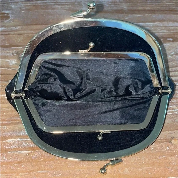 Vintage EEL SKIN 100% Genuine Sleek Black Clutch Double coin 70s - Picture 4 of 5